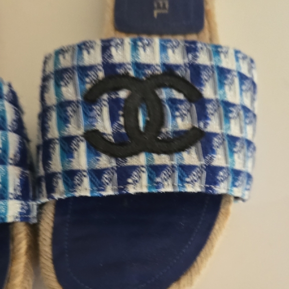 Blue and White Checkered Slides - Picture 7 of 7